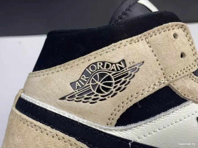Mid -800 Air Jordan BQ6472 'Barely Orange' 1 0518